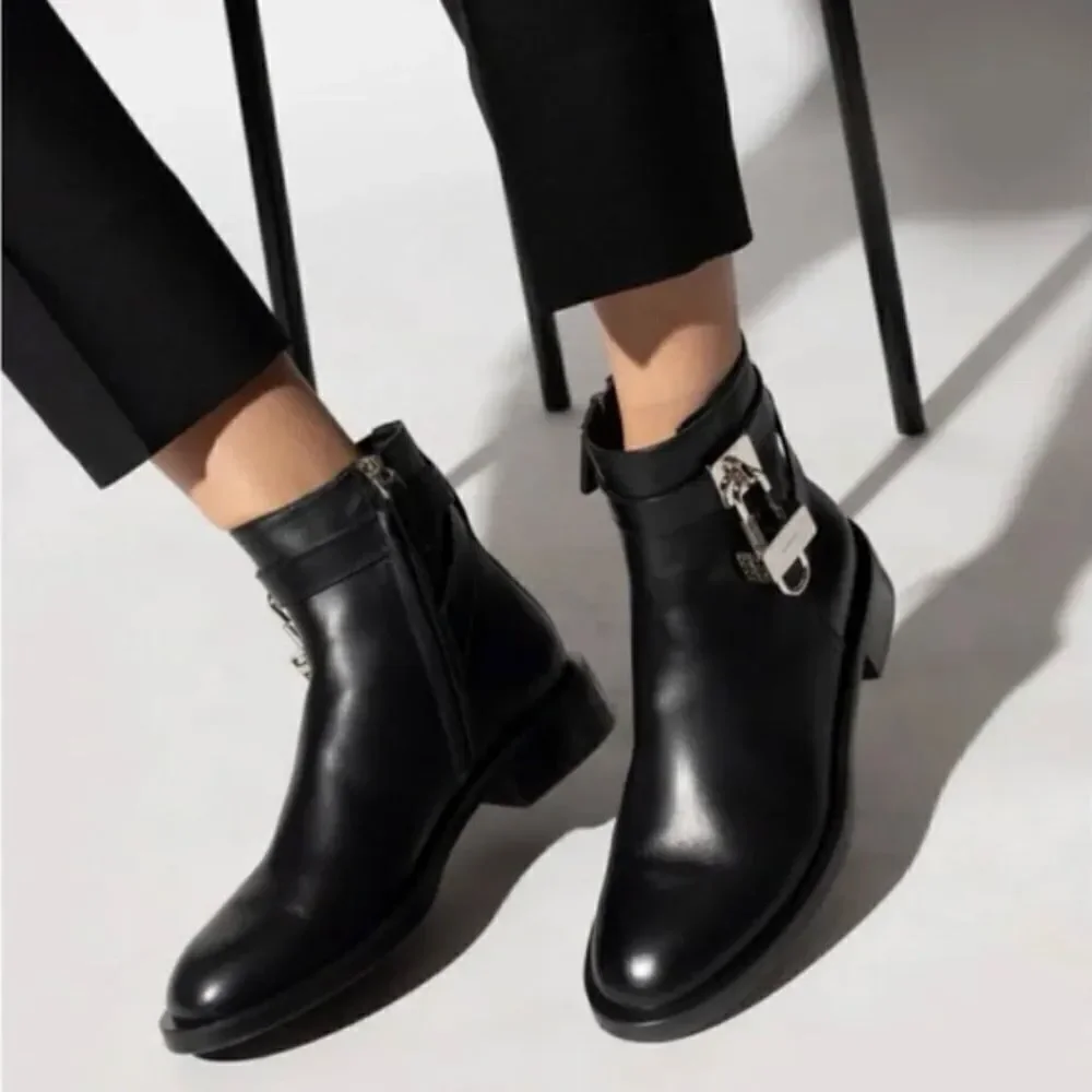 Givenchy Padlock Ankle Leather Boots size 40